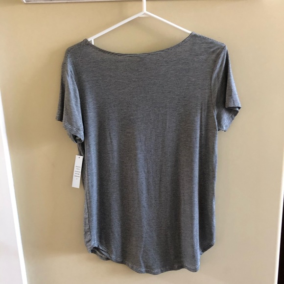 🦋2/$15🦋 NWT Black and White Striped Tee - Picture 2 of 5